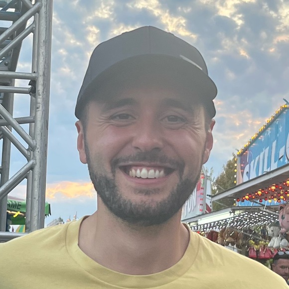 Meet your Posher, Derek - Picture 1 of 1